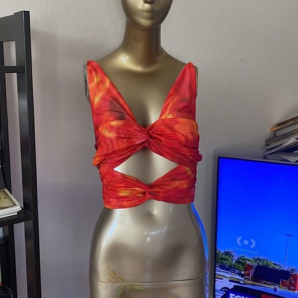 Red orange stretch top cut out size medium adj straps - Picture 4 of 8